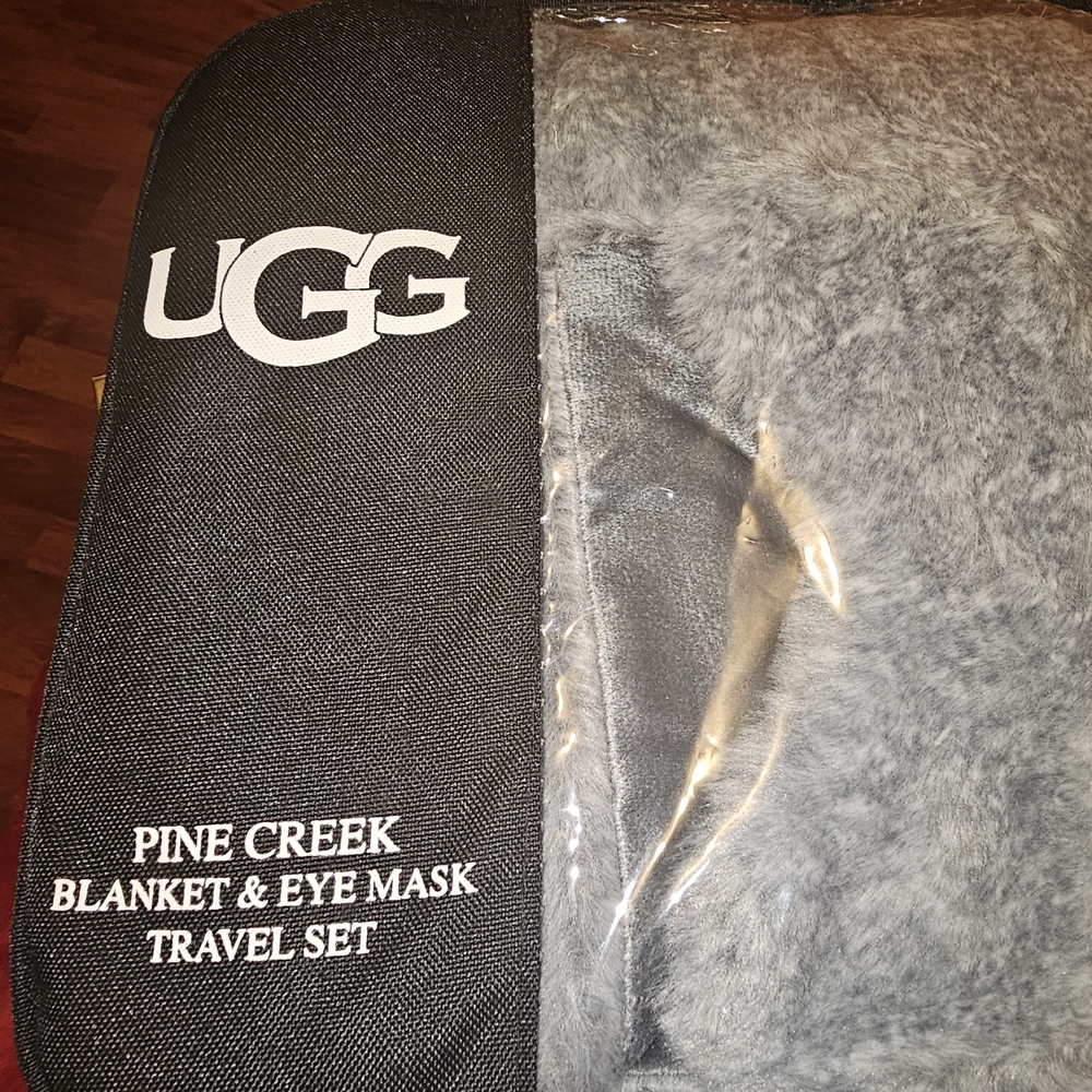 UGG Gray Plush Blanket for Luxurious Comfort